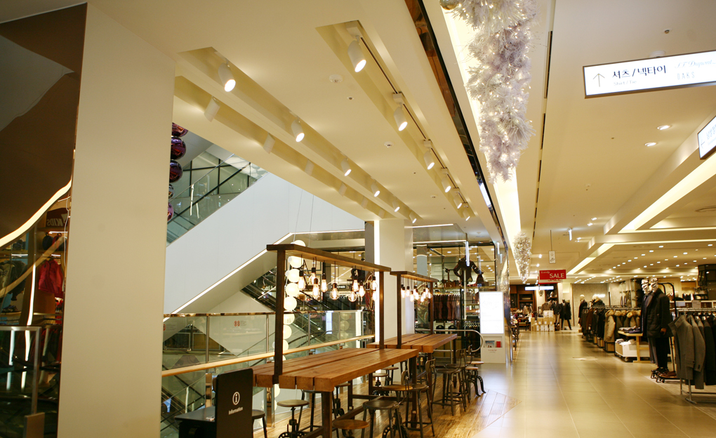 Lotte Mall Suwon Station Branch